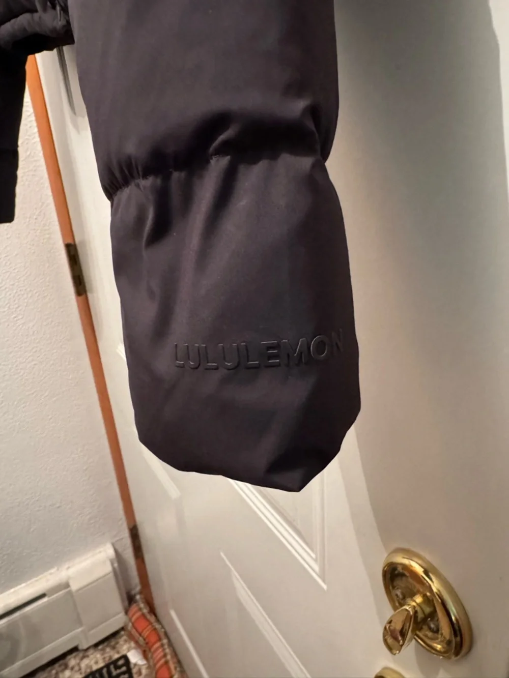 Lululemon Puff Super-Cropped Jacket  without hood size 6 - Picture 3 of 5